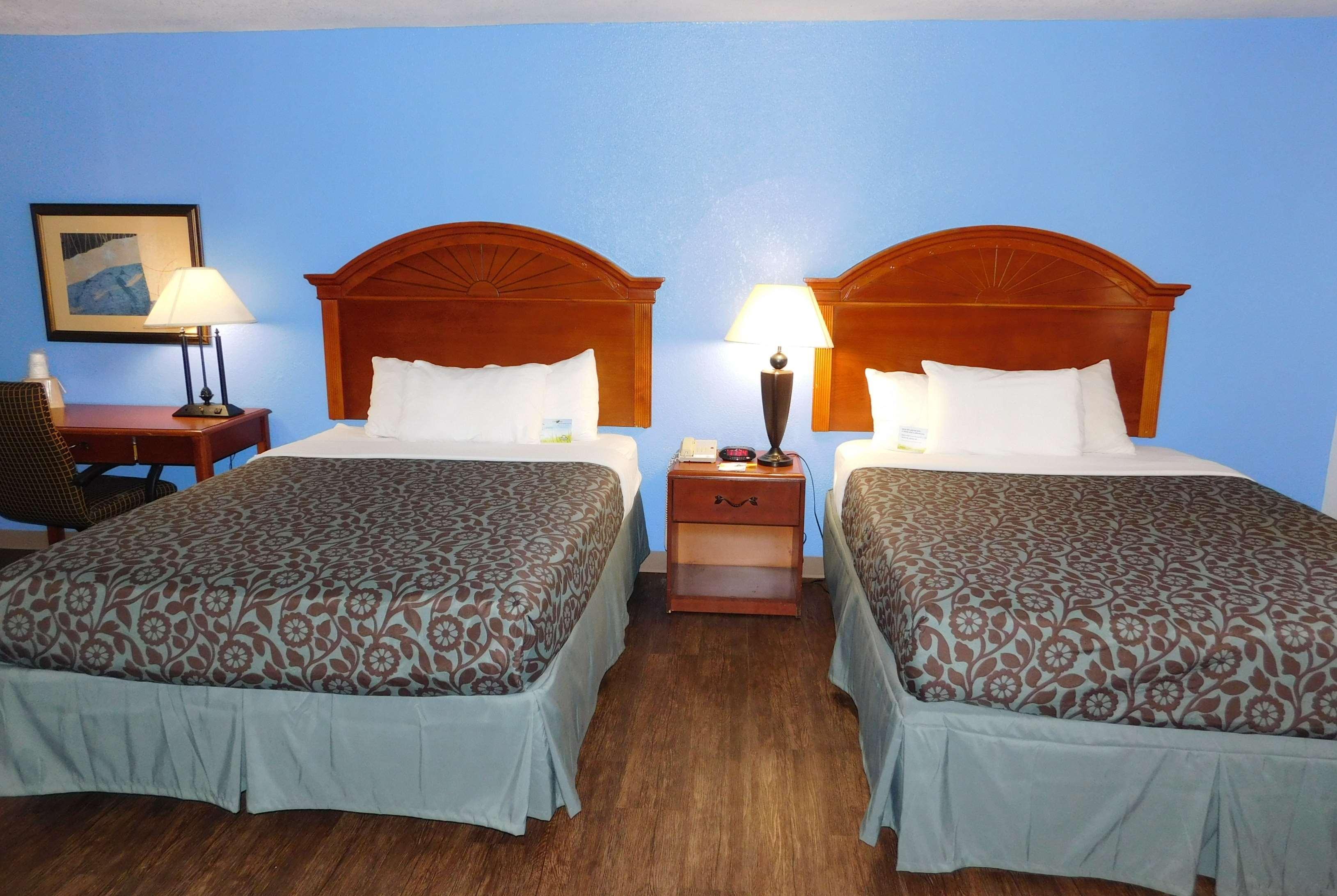 Days Inn By Wyndham Oklahoma City Nw Expressway Warr Acres Екстер'єр фото