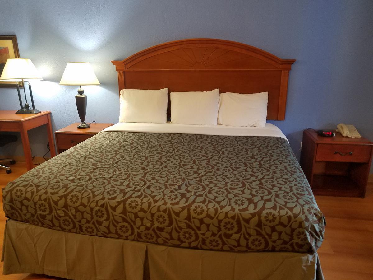 Days Inn By Wyndham Oklahoma City Nw Expressway Warr Acres Екстер'єр фото