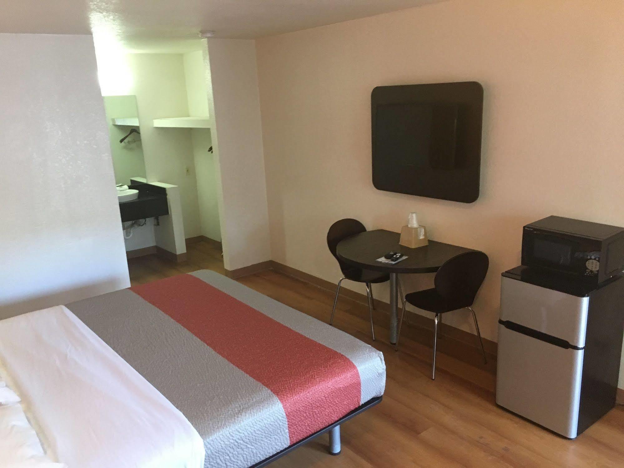 Days Inn By Wyndham Oklahoma City Nw Expressway Warr Acres Екстер'єр фото