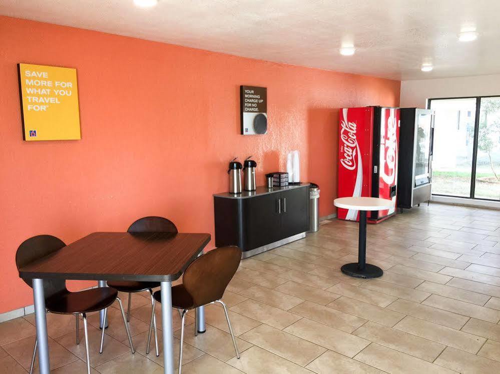 Days Inn By Wyndham Oklahoma City Nw Expressway Warr Acres Екстер'єр фото