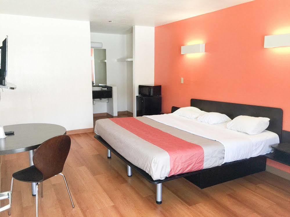Days Inn By Wyndham Oklahoma City Nw Expressway Warr Acres Екстер'єр фото