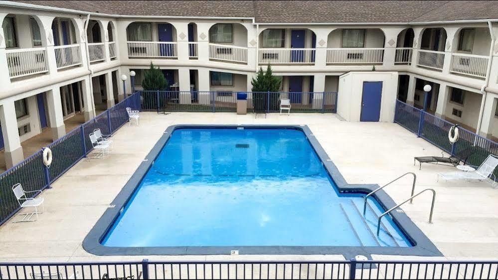 Days Inn By Wyndham Oklahoma City Nw Expressway Warr Acres Екстер'єр фото