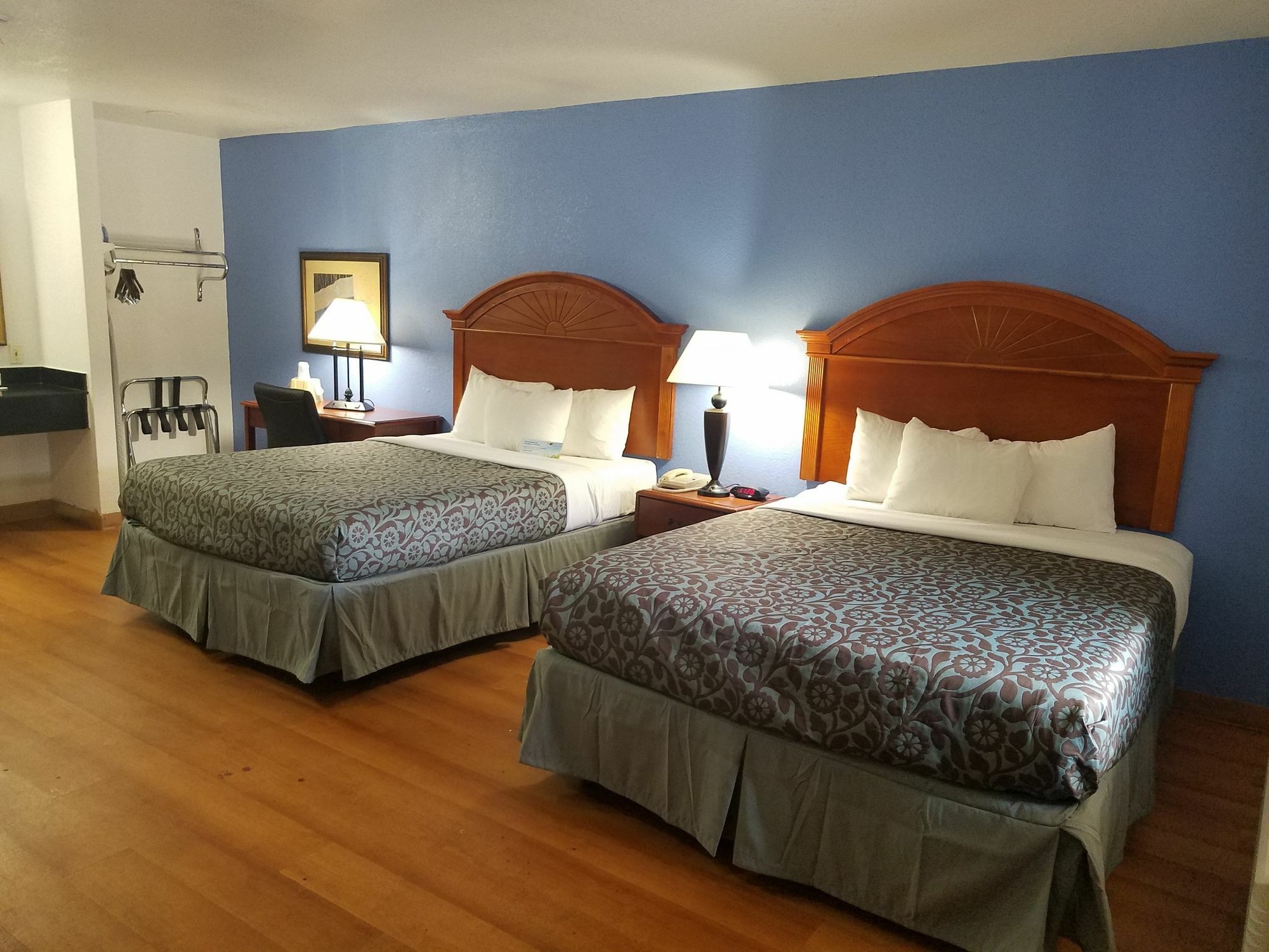 Days Inn By Wyndham Oklahoma City Nw Expressway Warr Acres Екстер'єр фото